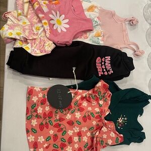 Colorful Baby Clothing Set of 6 Pieces in 12-18 Months